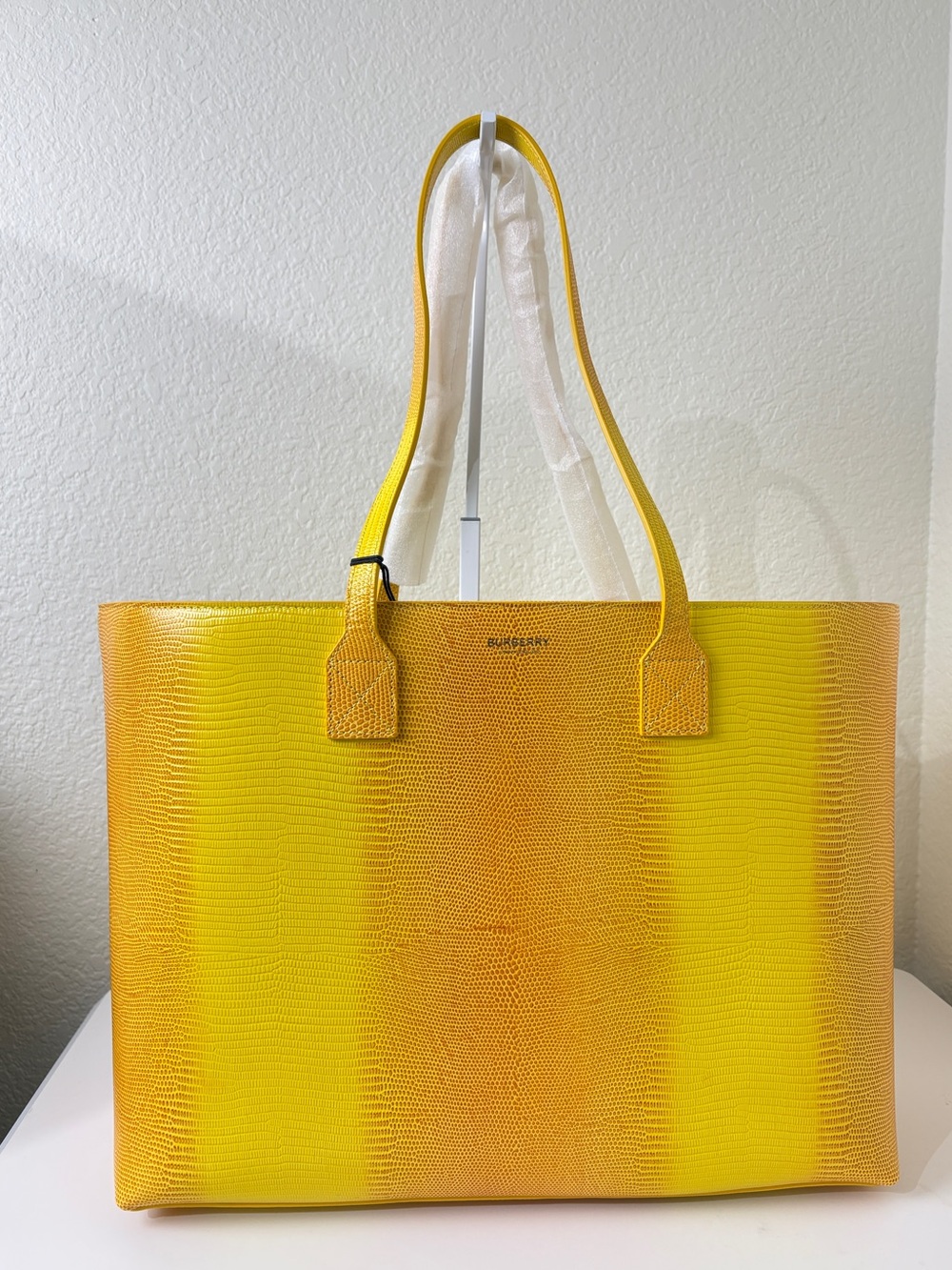 Burberry Marigold Calfskin Lizard Embossed London Tote Large - Picture 3 of 9